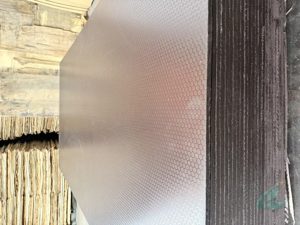 Anti-Slip Plywood — HCPLY - Vietnam Plywood
