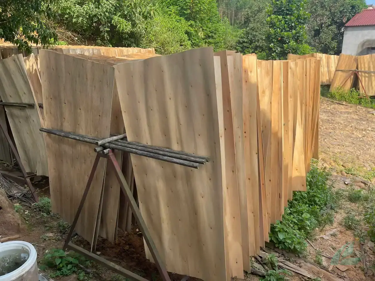 Eucalyptus core veneer Vietnam high density quality HCPLY export factory