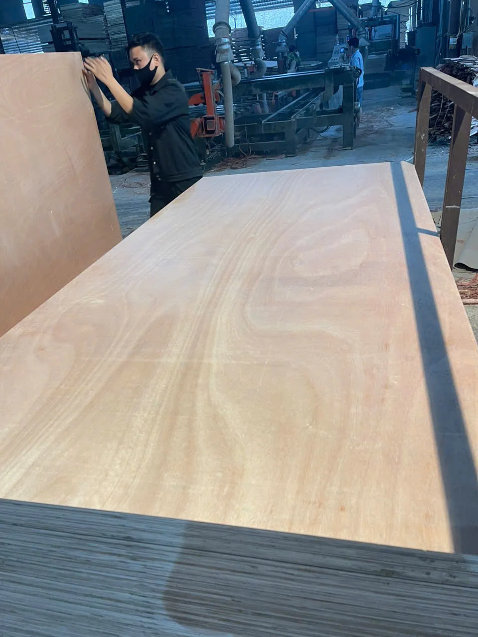 Okoume plywood Vietnam export lightweight panel hcply 068