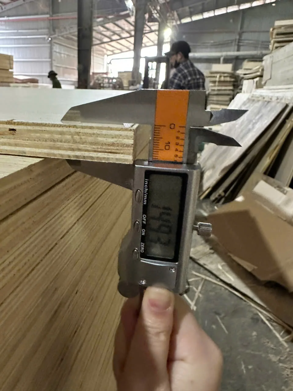 QC thickness measurement plywood surface quality check after sanding hcply